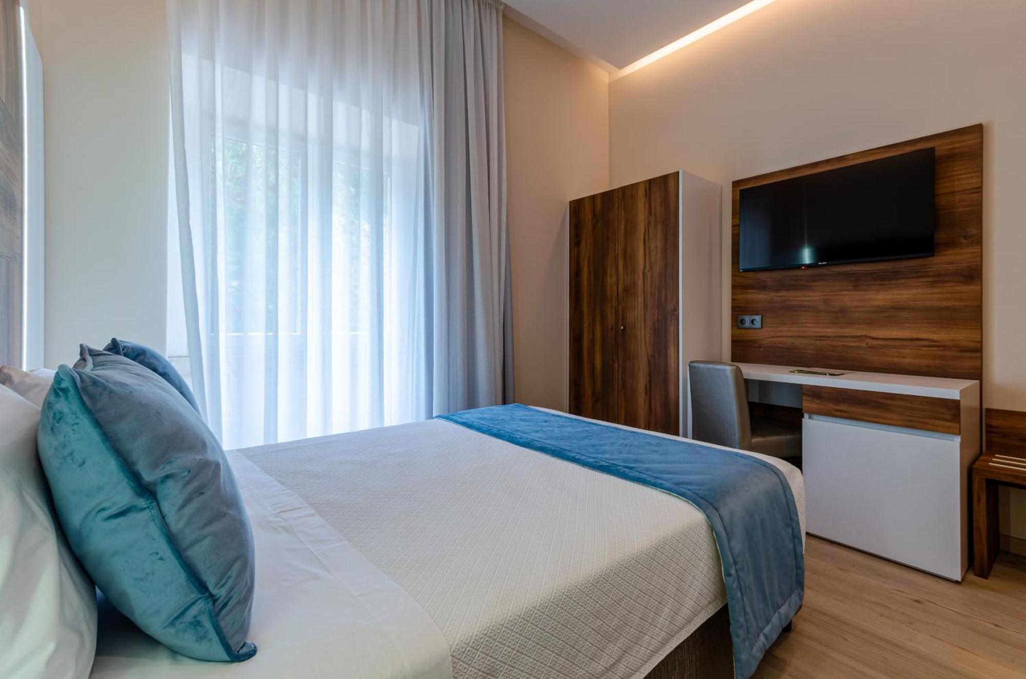 Avenida Park 3*